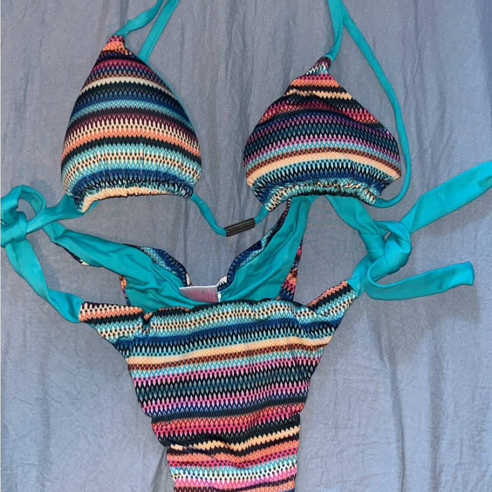 Bathing suit sets - Picture 4 of 10